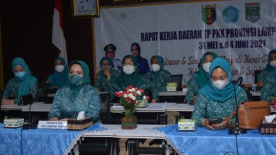 Ketua Tim Penggerak PKK Kabupaten Lampung Tengah Mardiana Musa Ahmad menghadiri Penutupan Rapat Kerja Daerah (Rakerda)