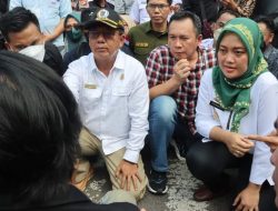 Wagub Chusnunia Chalim Dampingi Ketua DPRD Provinsi Lampung Temui Massa Demonstran