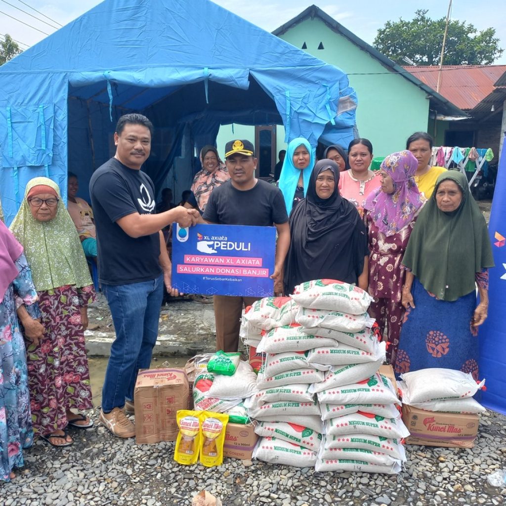 Karyawan XL Axiata Salurkan Donasi Korban Banjir di Deli Serdang